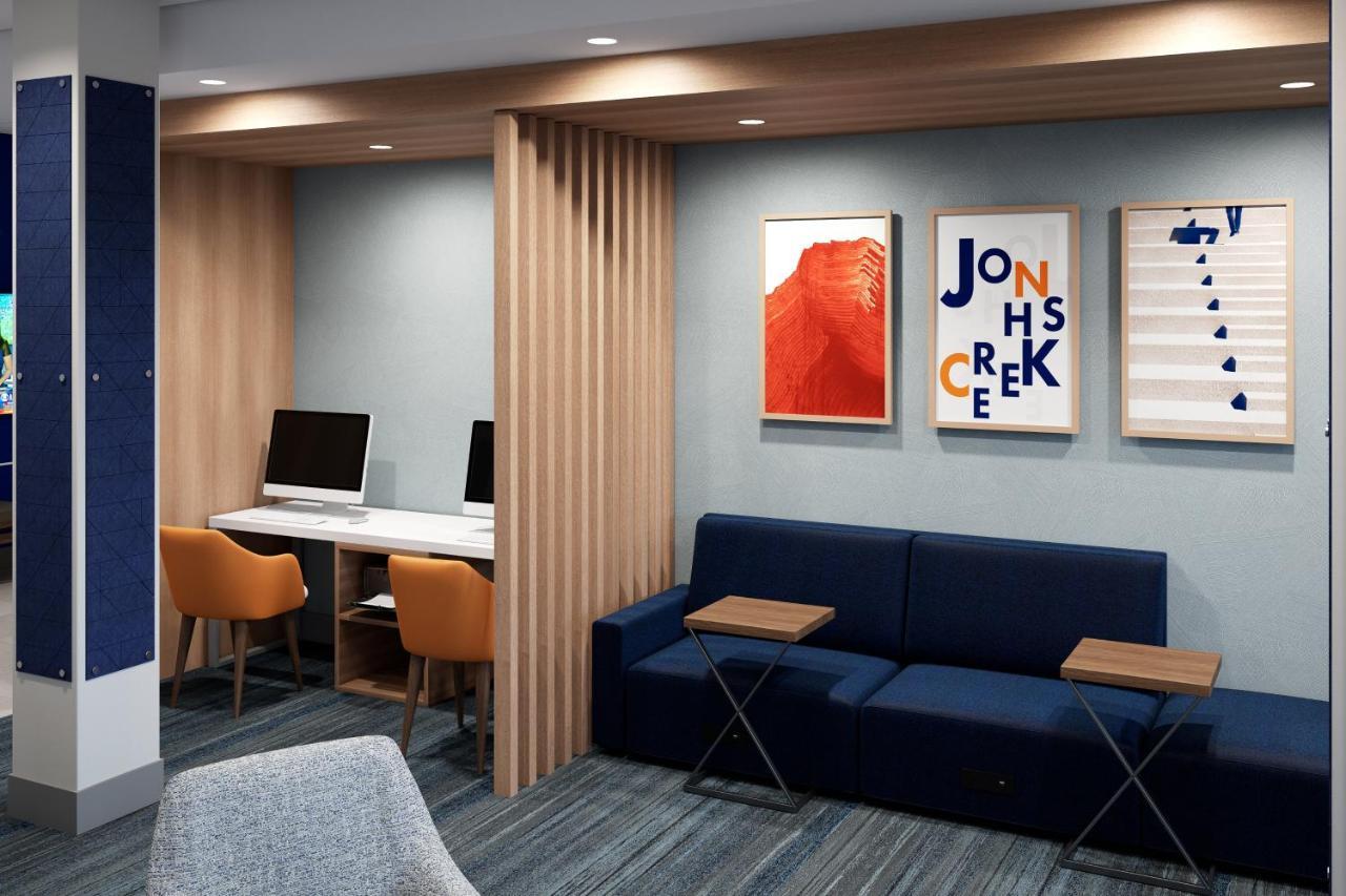 Holiday Inn Express & Suites Rhinelander By Ihg Екстериор снимка