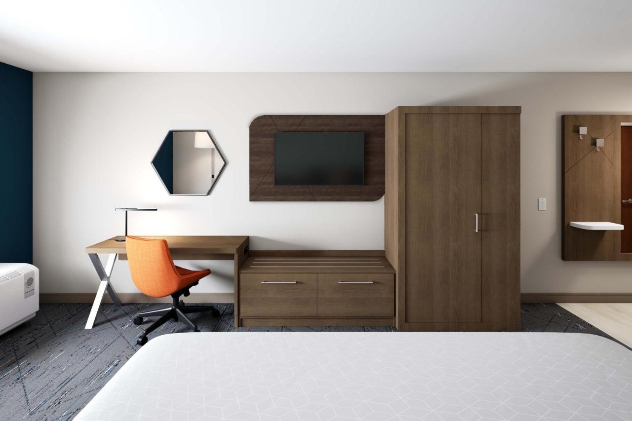 Holiday Inn Express & Suites Rhinelander By Ihg Екстериор снимка