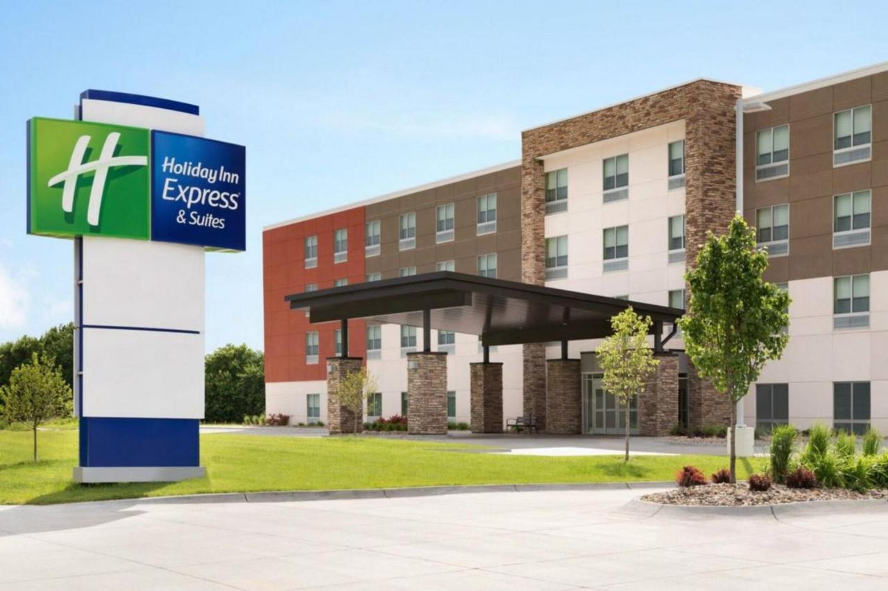 Holiday Inn Express & Suites Rhinelander By Ihg Екстериор снимка