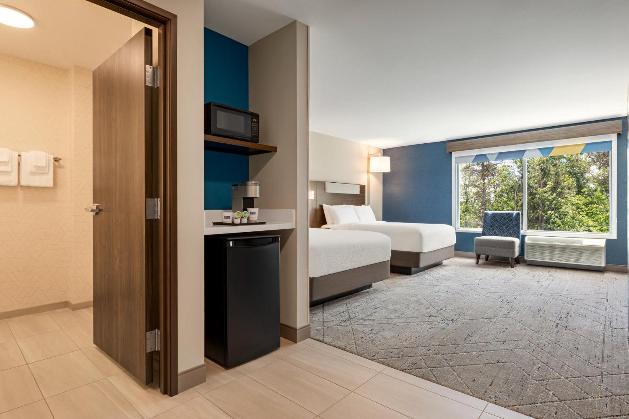 Holiday Inn Express & Suites Rhinelander By Ihg Екстериор снимка