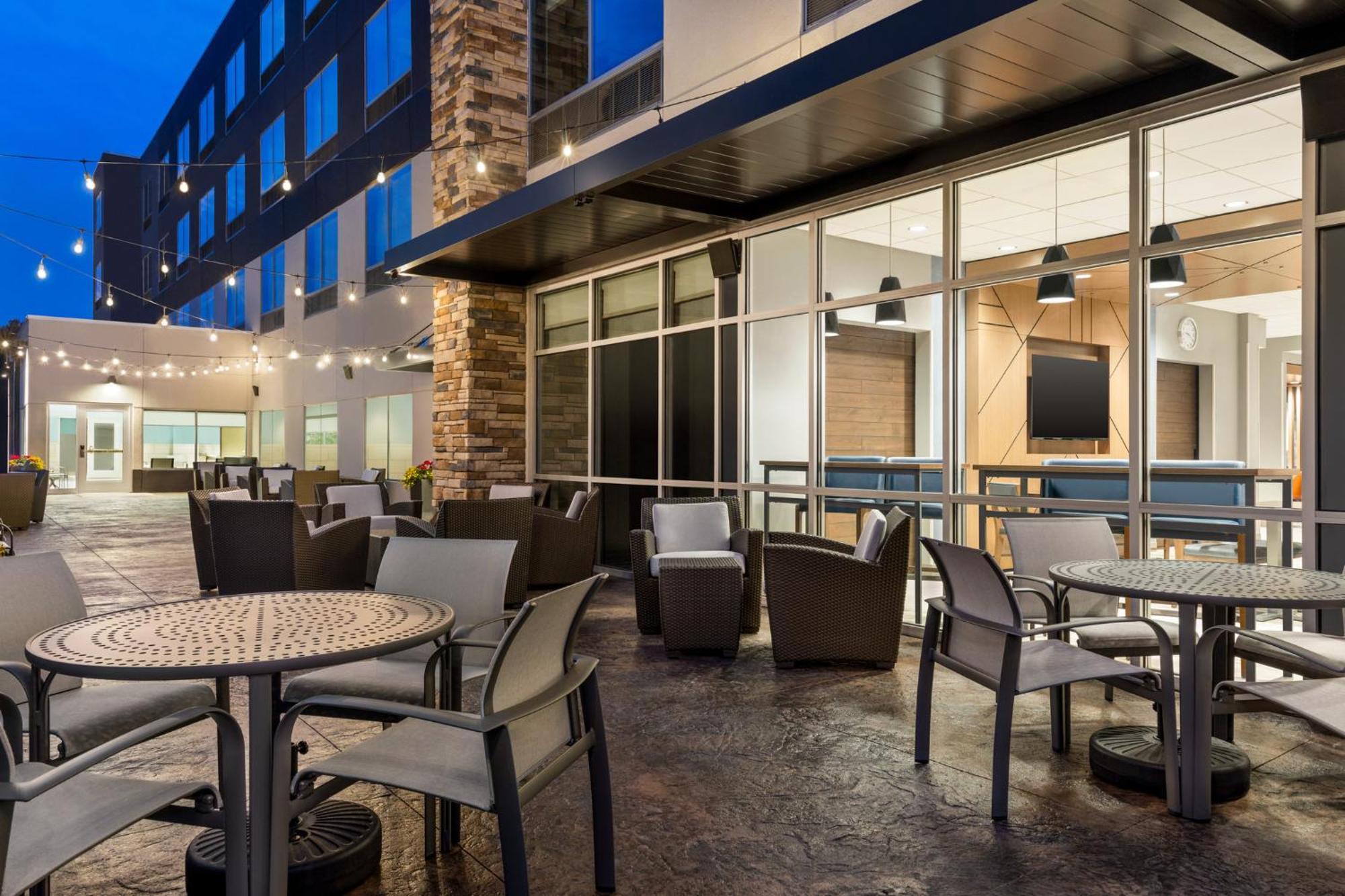 Holiday Inn Express & Suites Rhinelander By Ihg Екстериор снимка